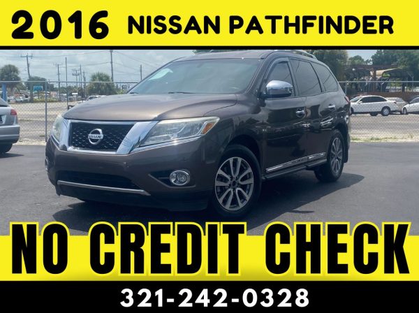 2016 NISSAN PATHFINDER - 3 ROW - NO CREDIT CHECK!