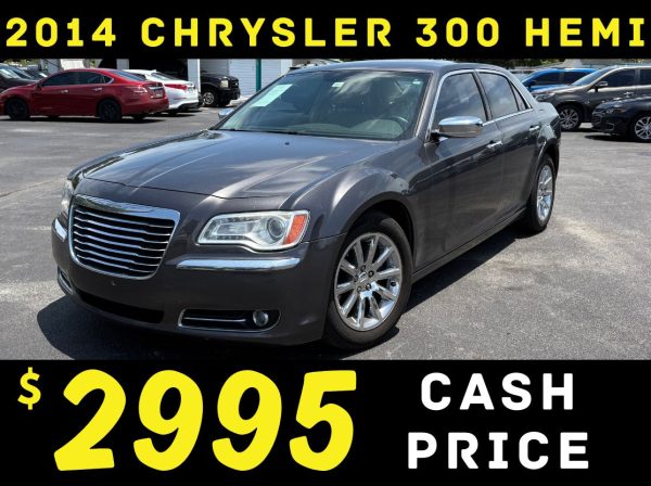 2014 CHRYSLER 300 HEMI - $2995 CASH PRICE!