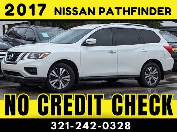 2017 NISSAN PATHFINDER - 3RD ROW - NO CREDIT CHECK!