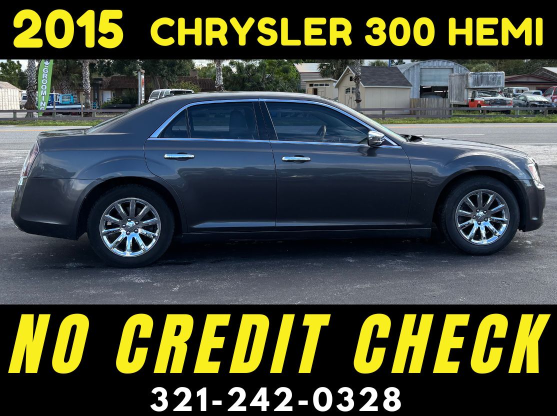 2015 CHRYSLER 300 HEMI 5.7 - WE FINANCE NO CREDIT CHECK! - Image 4