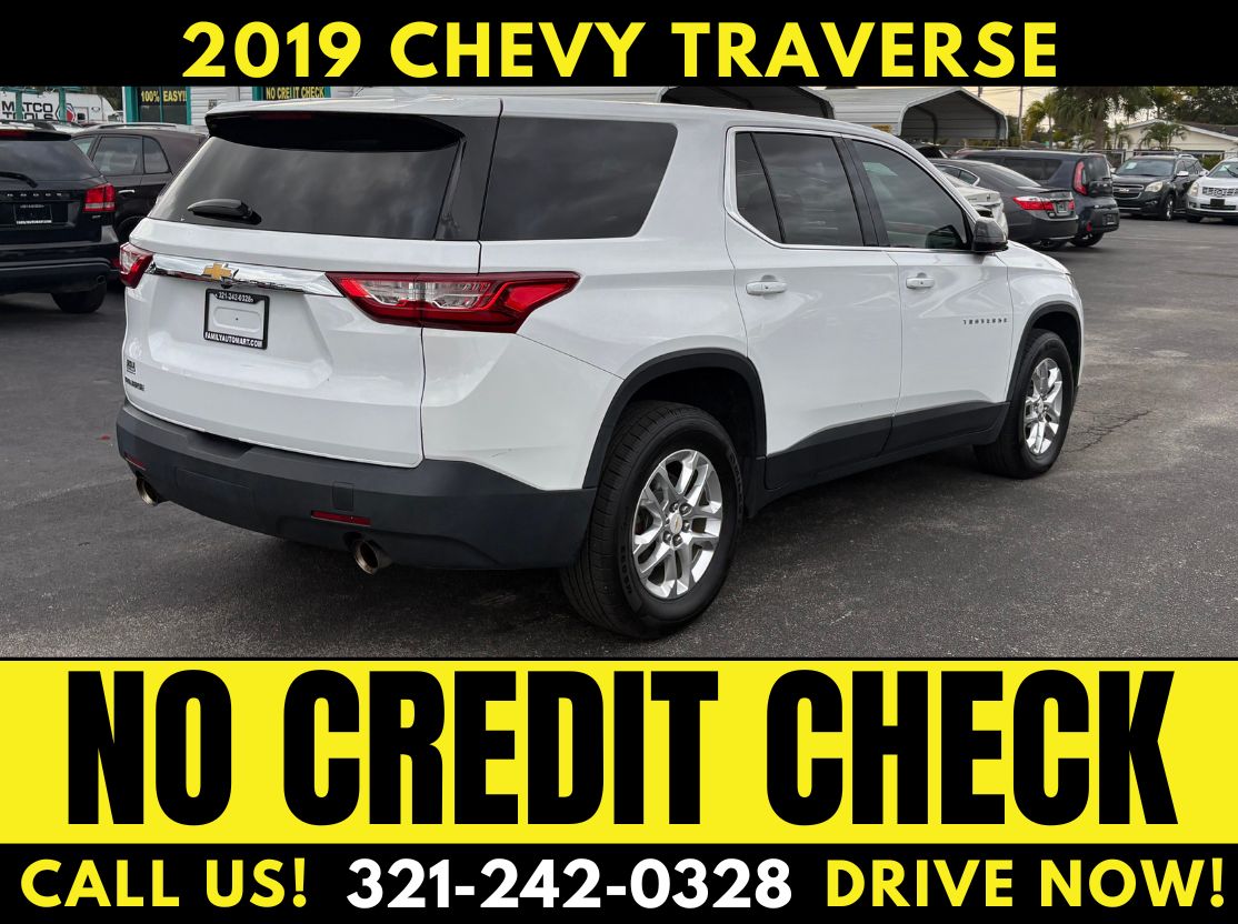 2019 CHEVY TRAVERSE 3RD ROW!- WE FINANCE! - NO CREDIT CHECK! - Image 5