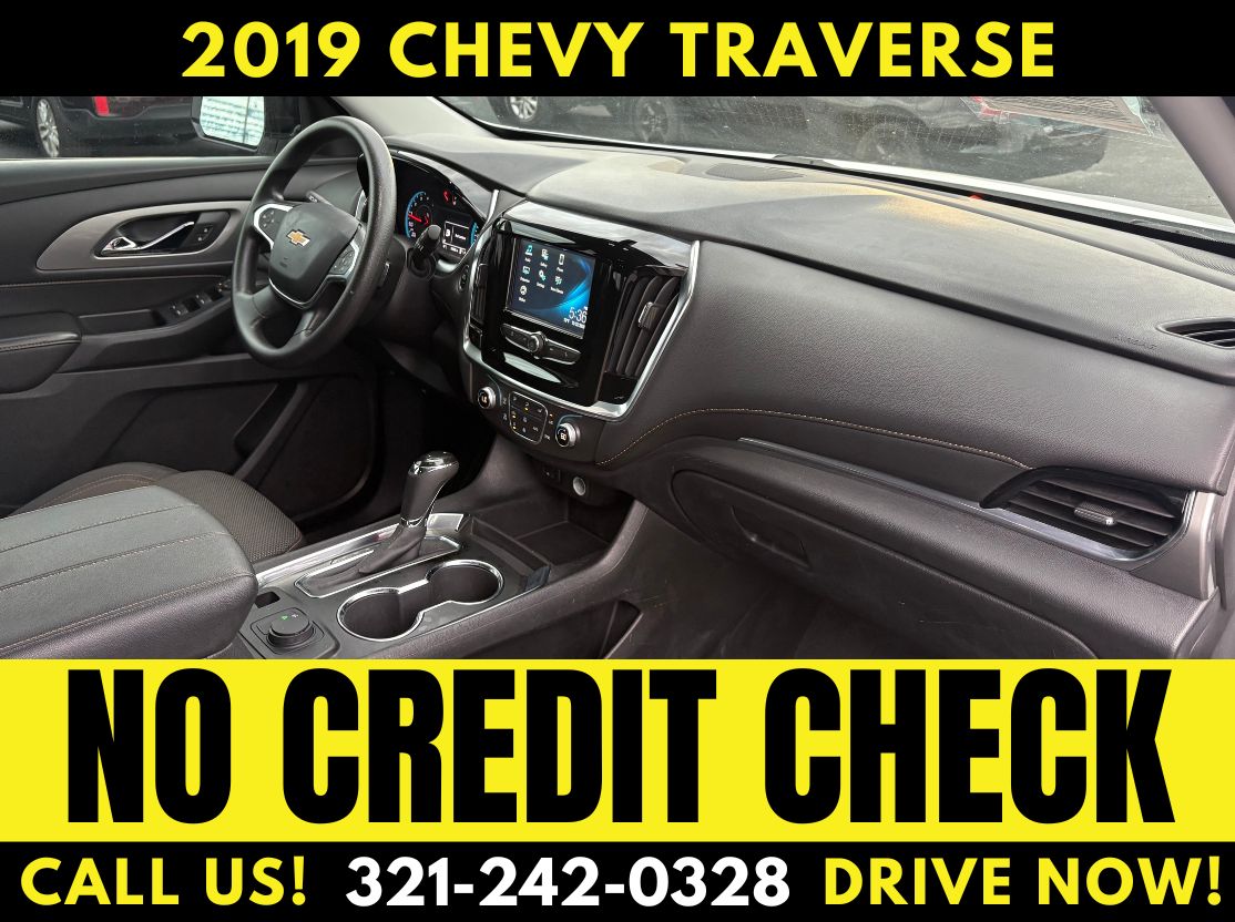 2019 CHEVY TRAVERSE 3RD ROW!- WE FINANCE! - NO CREDIT CHECK! - Image 6