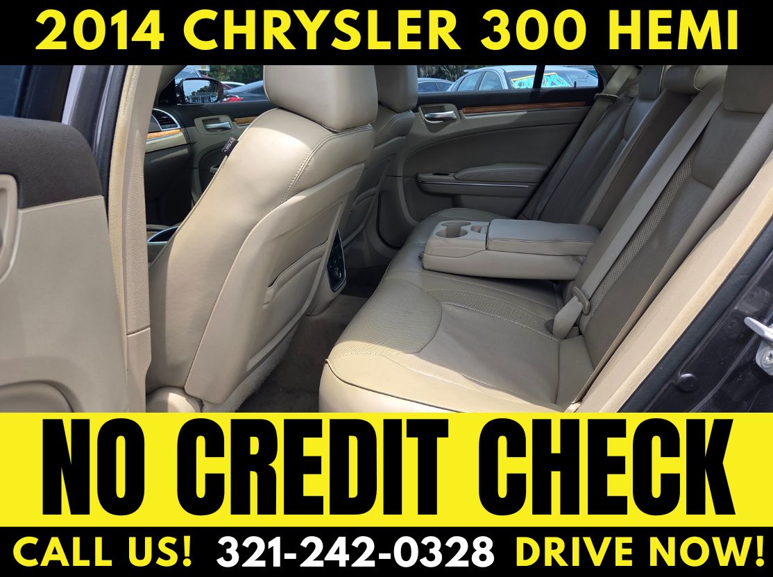 2014 CHRYSLER 300C HEMI - WE FINANCE - NO CREDIT CHECK! - Image 7