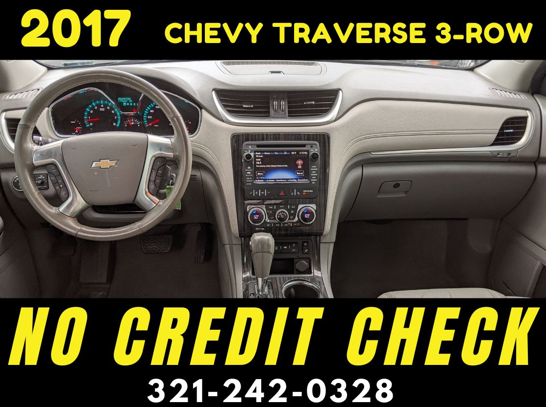 2017 CHEVY TRAVERSE LT 3 ROW - WE FINANCE NO CREDIT CHECK!! - Image 5