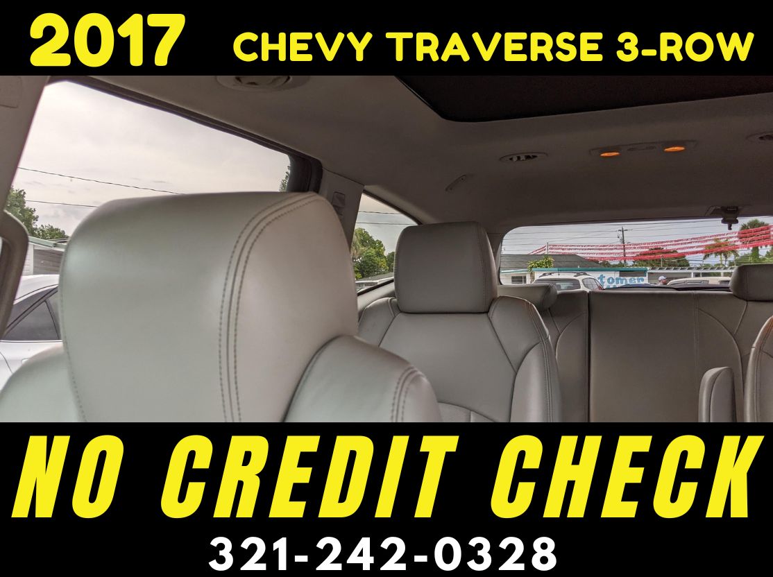 2017 CHEVY TRAVERSE LT 3 ROW - WE FINANCE NO CREDIT CHECK!! - Image 6